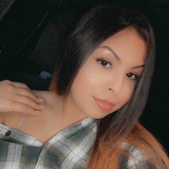 Profile Picture of Gabriella Pedroza (@ohgabbz) on Poshmark