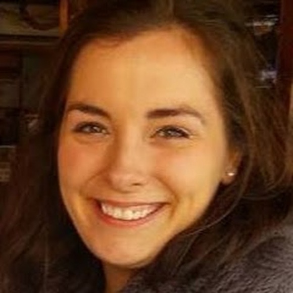 Profile Picture of Claire Stack (@cmstack3) on Poshmark