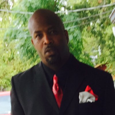 Profile Picture of Ken Warren (@KenWarr51911016) on Twitter