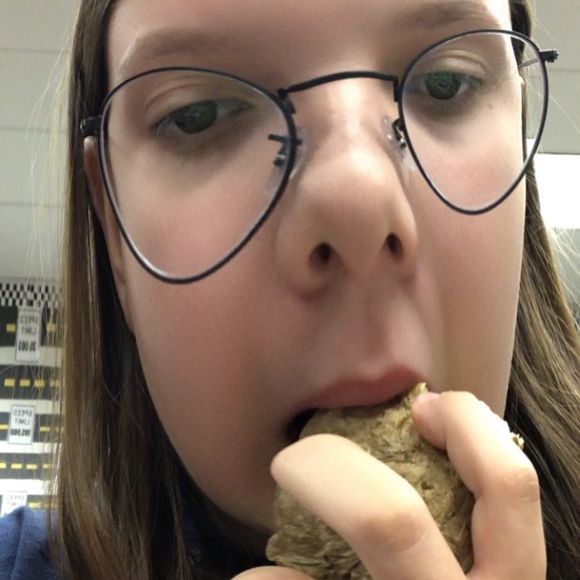 Profile Picture of Emma Stemarie (@emmastemarie) on Poshmark