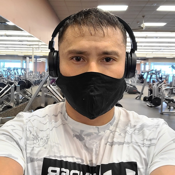 Profile Picture of Bmka Bmka (@bakaichik) on Poshmark