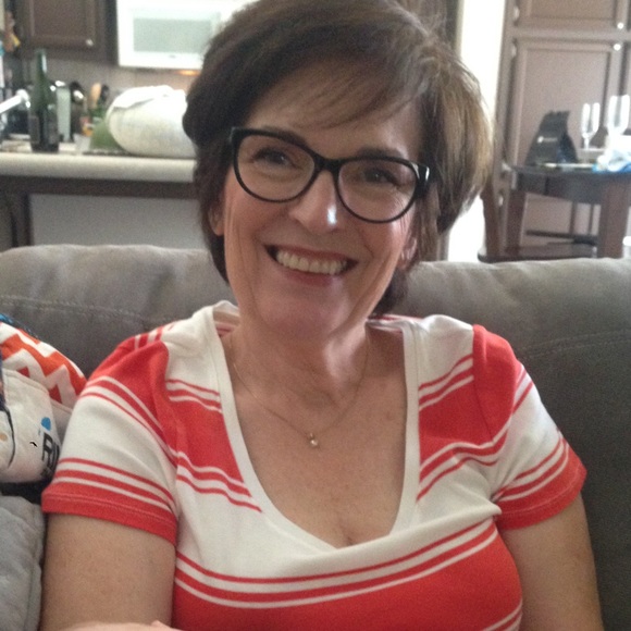 Profile Picture of Brenda Decosta (@brenda_decosta) on Poshmark