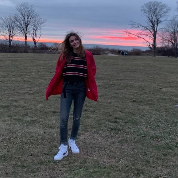 Profile Picture of Julia Cameron (@julia_cameron) on Poshmark