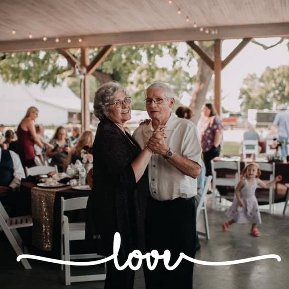 Profile Picture of Nancy Belveal (@nbelveal) on Poshmark