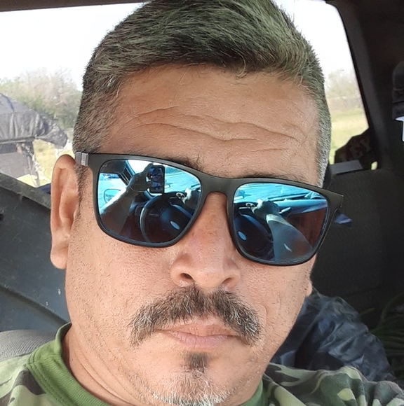 Profile Picture of Cesar Cavazos (@cesarcavazos) on Poshmark