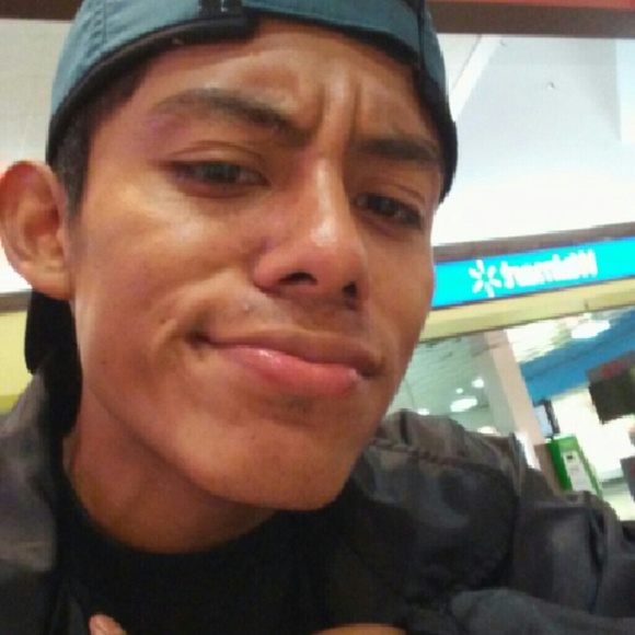 Profile Picture of Juan Trinidad (@dadinirt_) on Poshmark