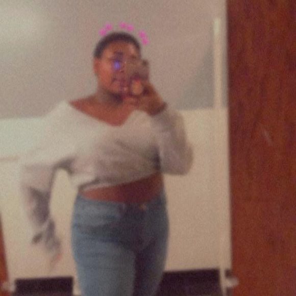 Profile Picture of Lanyah Patwin (@lanyahpatwin) on Poshmark