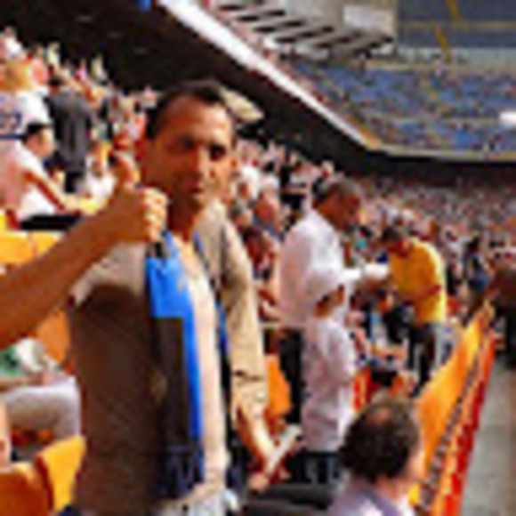 Profile Picture of Claudio Vera (@clavera11) on Poshmark