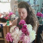 Angela Jean - Instagram Profile Picture of Angela Jean (@angelajeandesigns) on Instagram