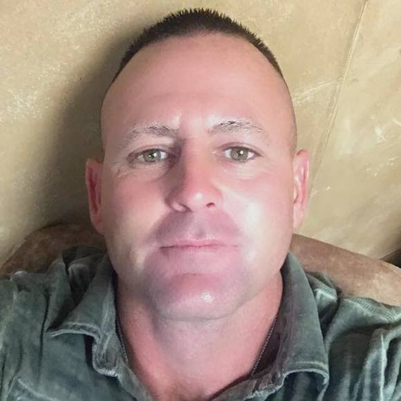 Profile Picture of Allen Hicks (@allenlhicks1981) on Poshmark