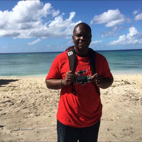 Profile Picture of Gregory Barnes (@barnesgl) on Poshmark