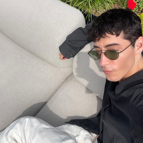 Profile Picture of Max Maxwell (@maxwell1313_) on Poshmark