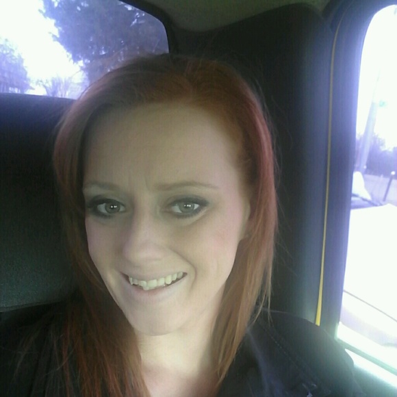 Profile Picture of Brittani Brosh (@brittani_rogers) on Poshmark