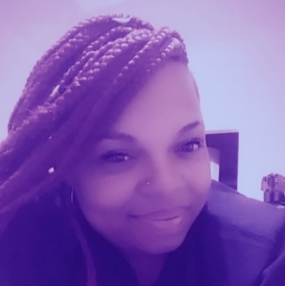 Profile Picture of Antanisha Arbuthnot (@antanisha15) on Poshmark