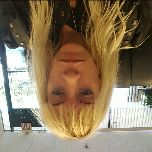 Profile Picture of Jennifer Barninger (@jenbarninger) on Poshmark