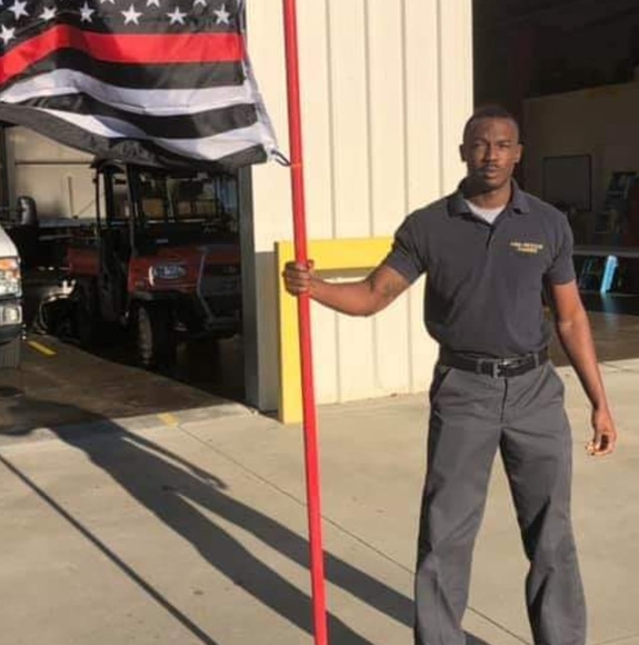 Profile Picture of Gary Cox (@garyinpt) on Poshmark