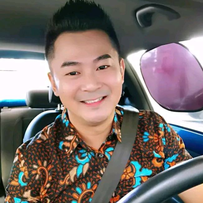 Profile Picture of Adam Elling (@li.david9) on Tiktok