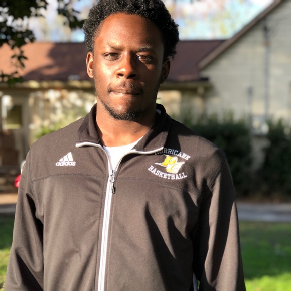 Profile Picture of Shaen Wright (@shaenwright) on Poshmark