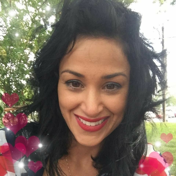 Profile Picture of Jeanette Desio (@jd0608) on Poshmark