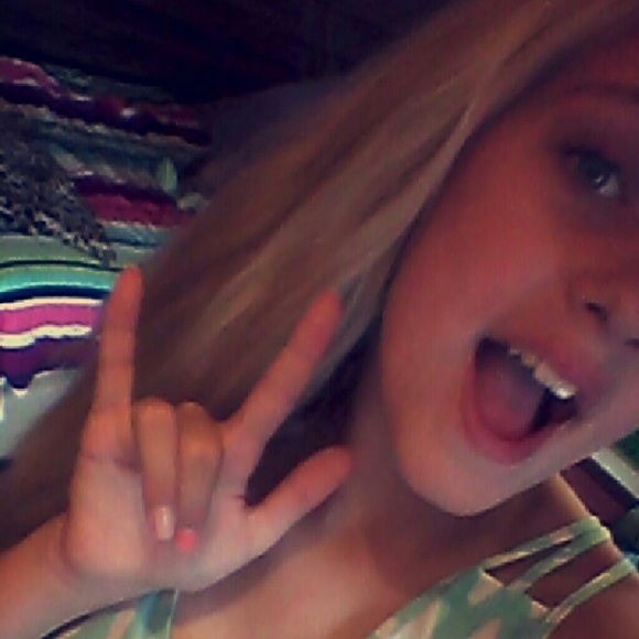 Profile Picture of Molly Rancilio (@mollyrancilio) on Poshmark