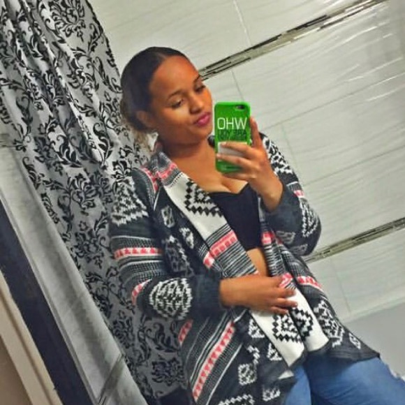 Profile Picture of Vonna Collins (@vonna2160) on Poshmark