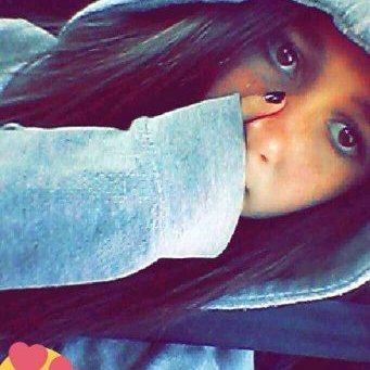 Profile Picture of 3 Alexandra Claude (@alexclaude_34) on Twitter