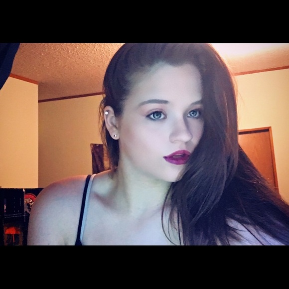 Profile Picture of Mackenzie Daniels (@kenzie5118) on Poshmark