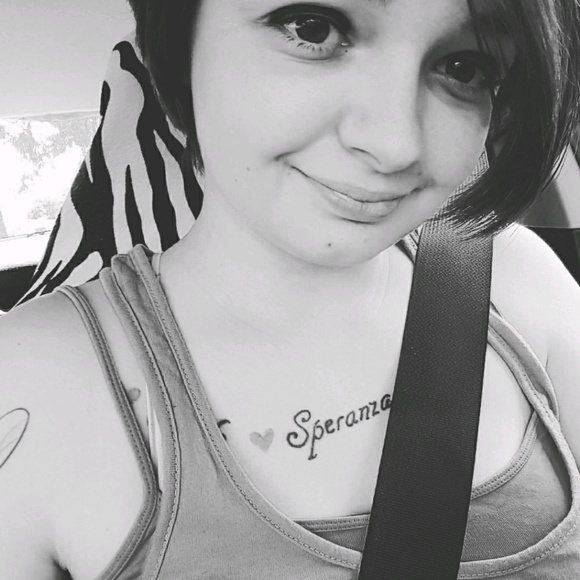 Profile Picture of Brittney Gimmy (@bgimmy) on Poshmark