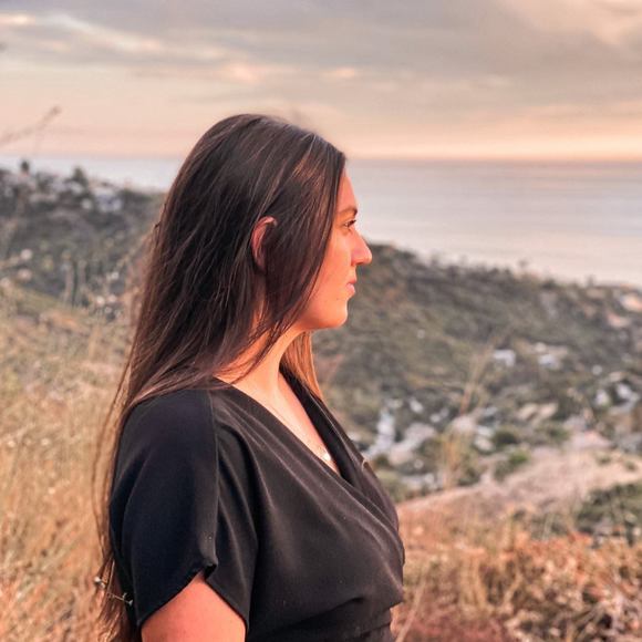 Profile Picture of Kara Mcclements (@karamcclements) on Poshmark