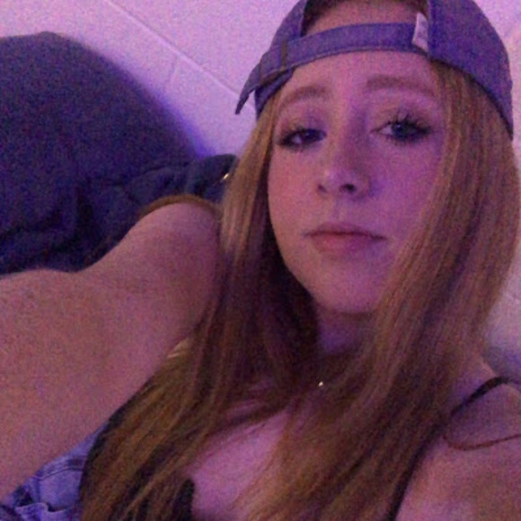 Profile Picture of Ryan Emken (@ryannemkenn) on Poshmark