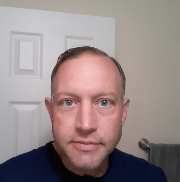 Profile Picture of Brian Gunn (@brian19779492) on Poshmark