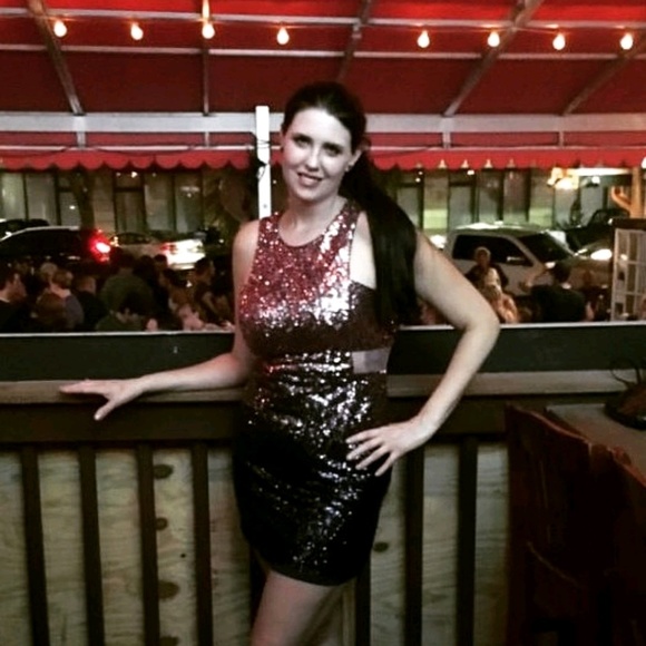 Profile Picture of Jennifer Bloink (@jenbloink) on Poshmark