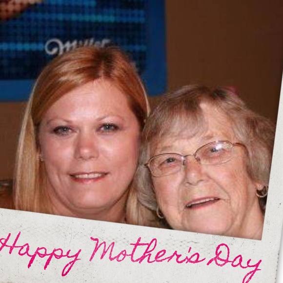 Profile Picture of Beth Trevathan (@btrev1966) on Poshmark