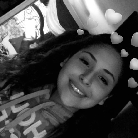 Profile Picture of Cassandra Lomeli (@cassandralom151) on Poshmark
