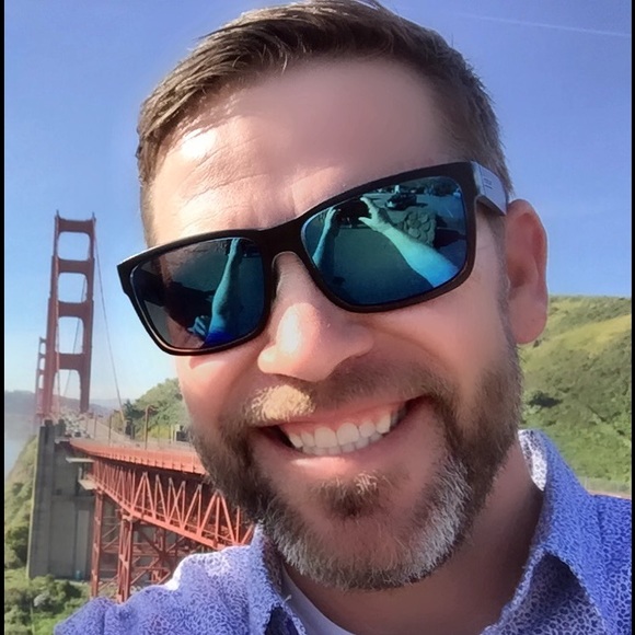 Profile Picture of Thomas Reading (@thomasloyd) on Poshmark