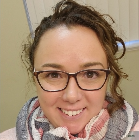 Profile Picture of Mary-kate Vaughan (@maizy824) on Poshmark