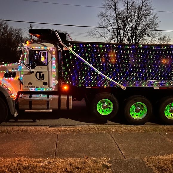 Profile Picture of David Pyle (@monsterdave74) on Poshmark