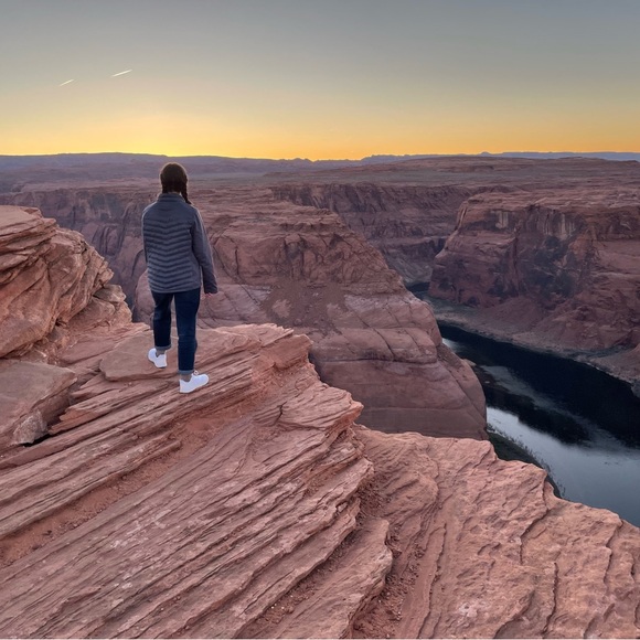 Profile Picture of Jillian Leonardo (@jillianleo89) on Poshmark