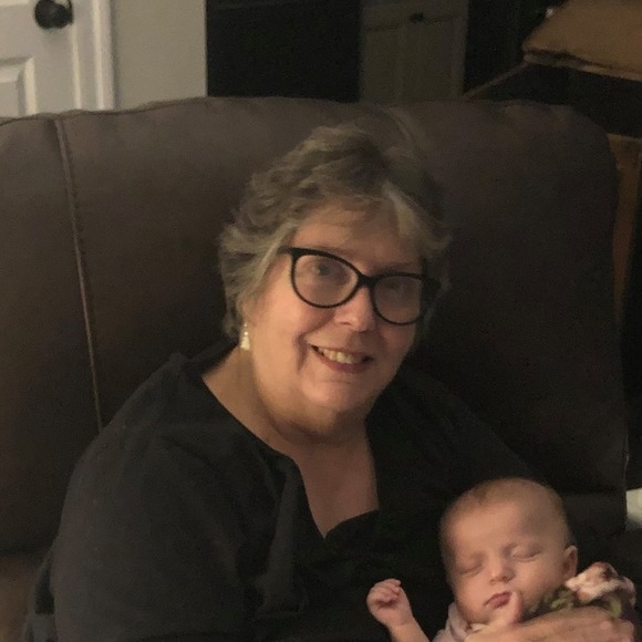 Profile Picture of Debra Boyce (@dtboyce) on Poshmark