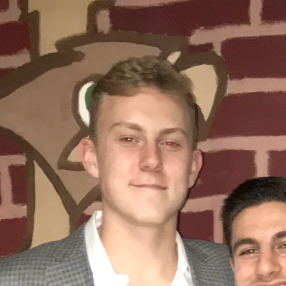 Profile Picture of Daniel Leszczynski (@dleszczynski) on Poshmark