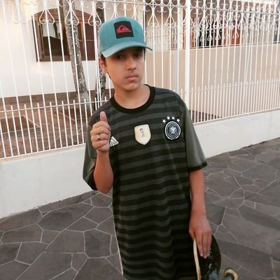 Profile Picture of AndrewMellow (@AndrewMellow4) on Twitter