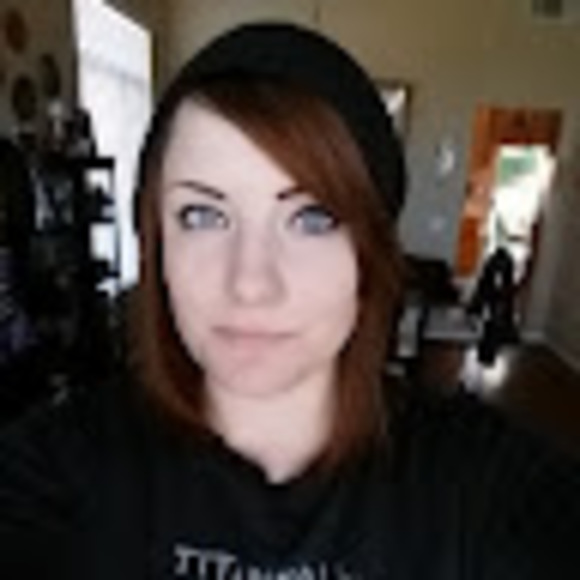 Profile Picture of Rebekah Deinert (@rebdein) on Poshmark