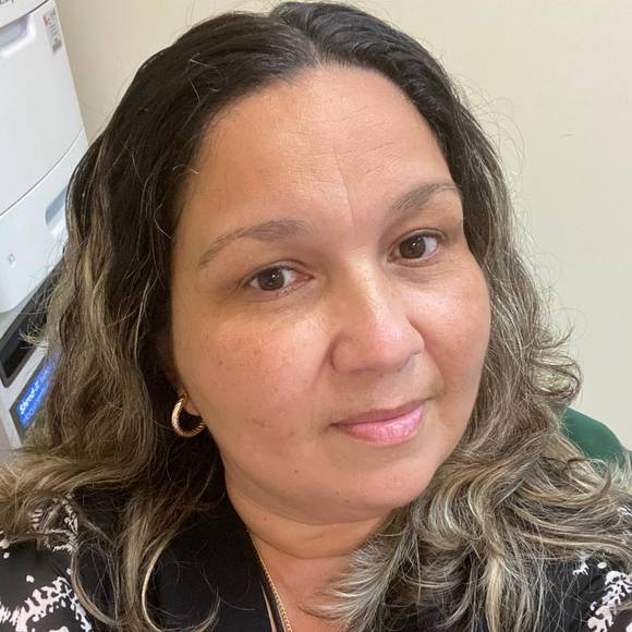 Profile Picture of Claudia Muller (@claudiamuller) on Poshmark