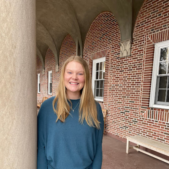 Matison Whitmore - Poshmark Profile Picture of Matison Whitmore (@matisonwhitmore) on Poshmark