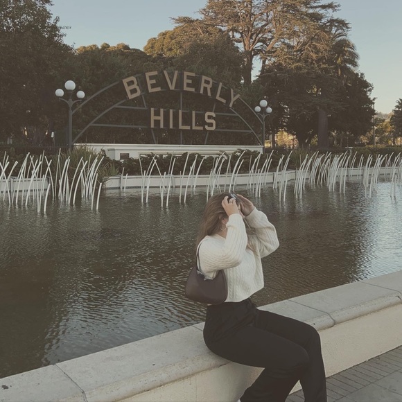 Profile Picture of Sarah Jaeger (@sarah_jgr_) on Poshmark