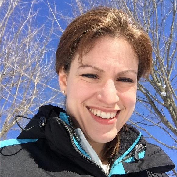 Profile Picture of Melinda Perttu (@fidheall) on Poshmark