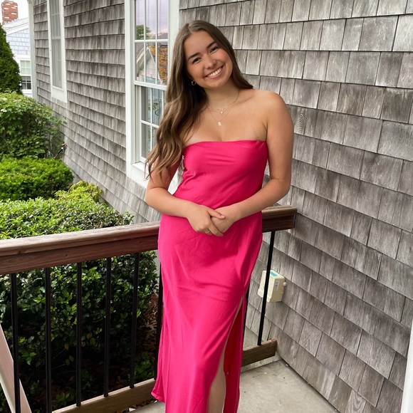 Profile Picture of Eva Vladova (@closet_by_eva) on Poshmark