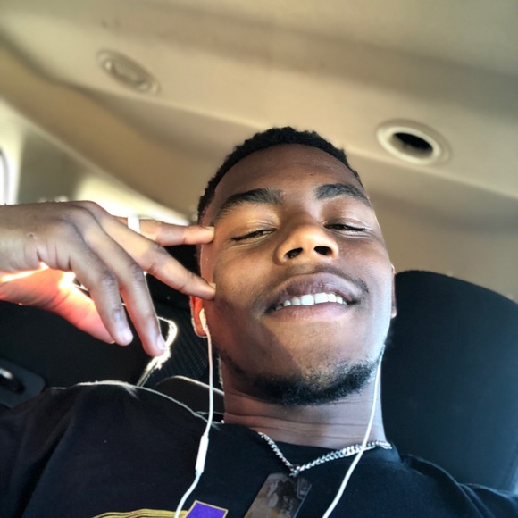 Profile Picture of Clarence Bolden iii (@truk2410) on Poshmark