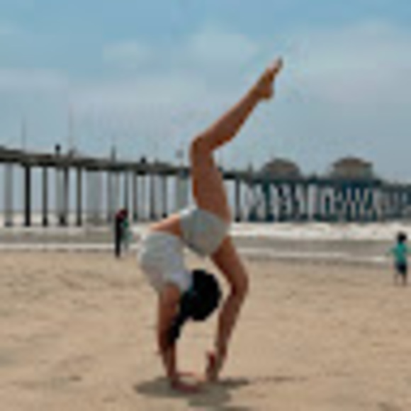 Profile Picture of Dajana Lipski (@thedajana) on Poshmark