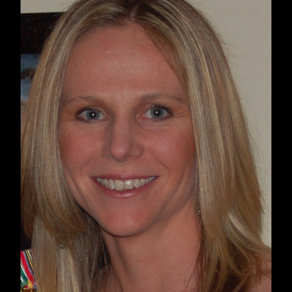 Profile Picture of Erika Holtermann (@esholt) on Poshmark
